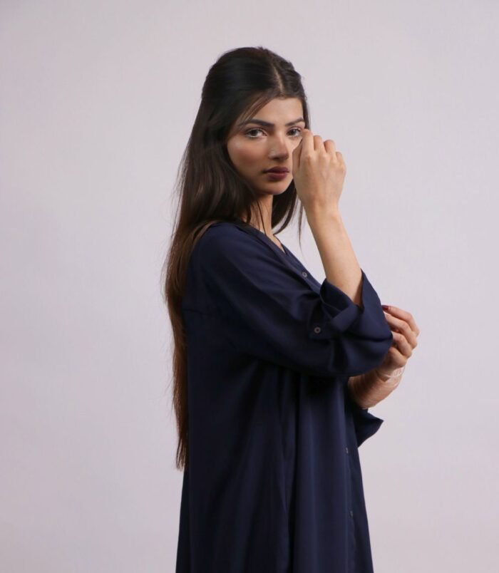 Gul-e-Nafarmaan Gallery2 Gul-e-Nafarmaan navy georgette shirt with black farshi shalwar